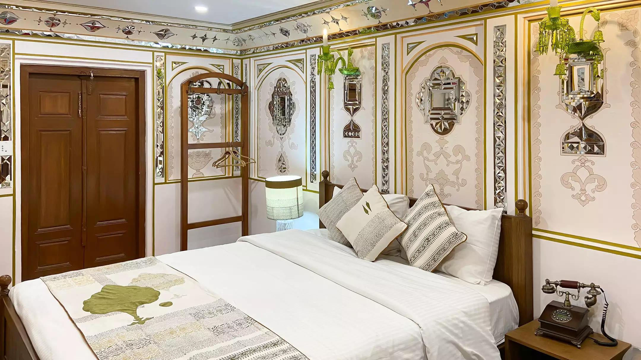 Alibaba https://cdn.alibaba.ir/ostorage/hotel-accommodation-images/6818719319aa61e2a799b502_مهیاران (1).webp